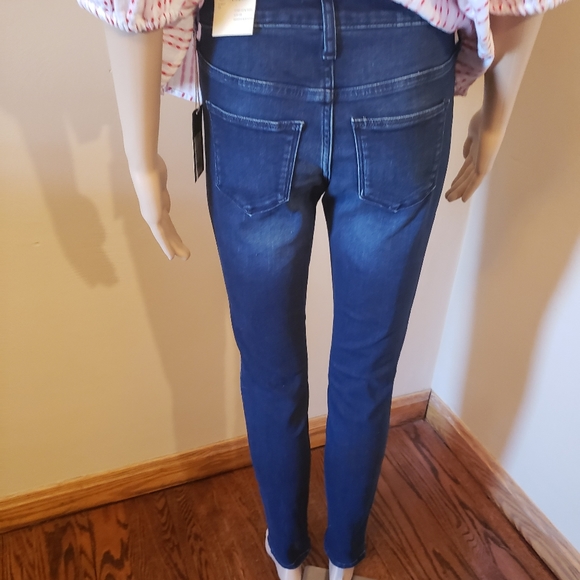 Jeans - Picture 2 of 3